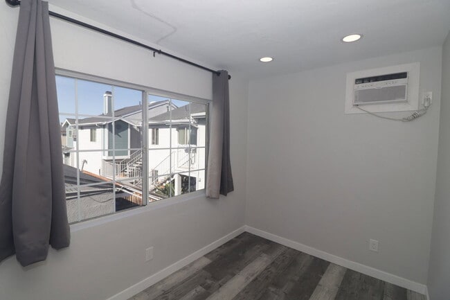 Building Photo - 4239 Swift Ave