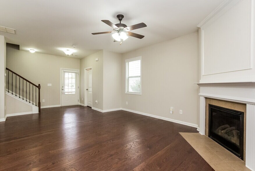 Building Photo - 275 Shaw Dr