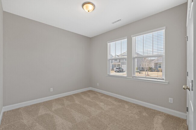 Building Photo - 138 Willow Grove Ln