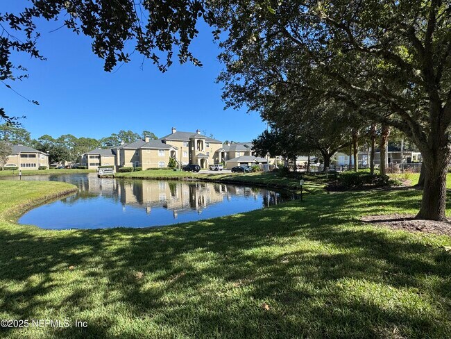 Building Photo - 1701 The Greens Way