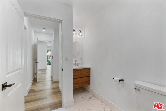 Building Photo - 130 Le Doux Rd