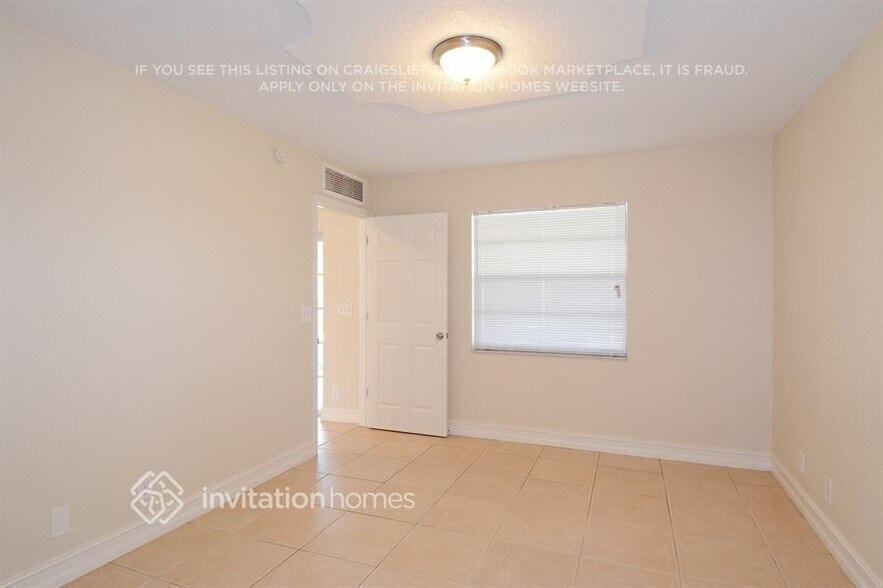 Building Photo - 1371 Denlow Ln