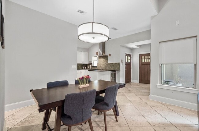 Building Photo - 4319 Cabell Dr