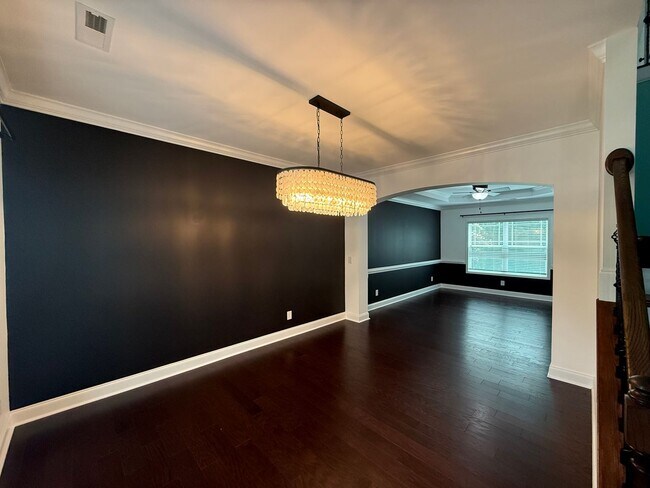 Building Photo - 4 Bedroom Home on a Cul-de-Sac with Lawn Care Included!