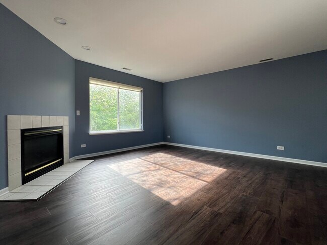 Building Photo - 3413 Blue Ridge Dr