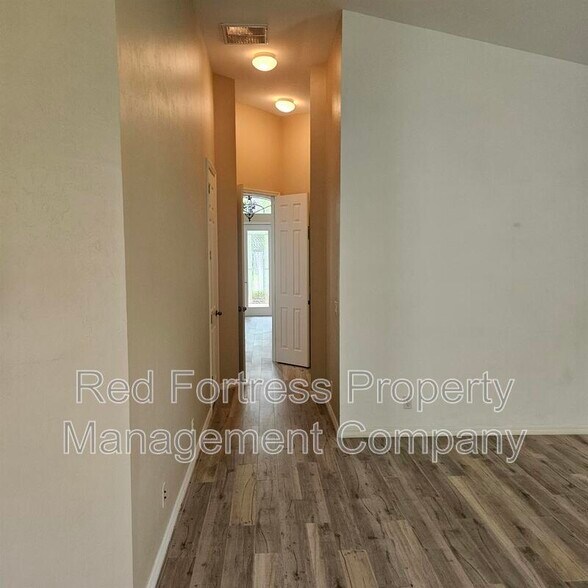 Building Photo - 17410 Sterling Lake Dr