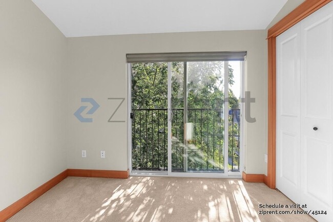 Building Photo - 6520 34th Ave SW