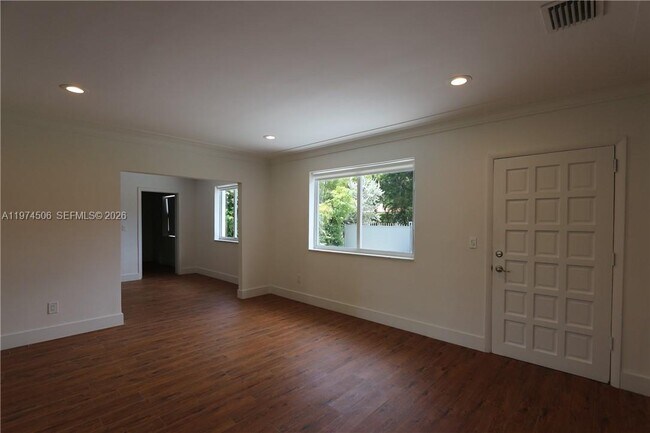 Building Photo - 2436 SW 19th Ave