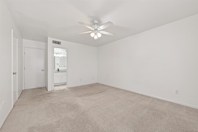 Building Photo - 14707 Barryknoll Ln