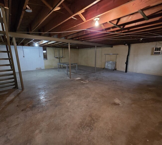 Building Photo - 1140-1142 W Weiland Ln