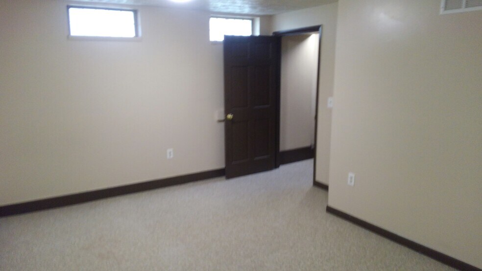 Large lower bedroom - 182 Stoddard Ave