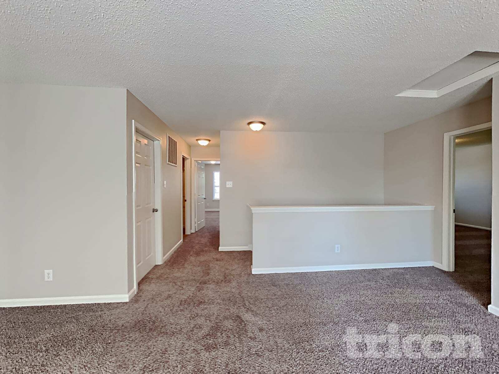 Building Photo - 2117 Westmere Dr