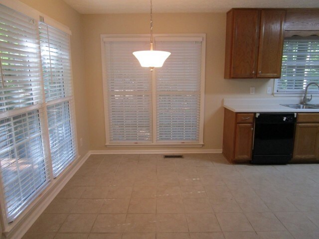 Building Photo - 73 Maplelake Ct