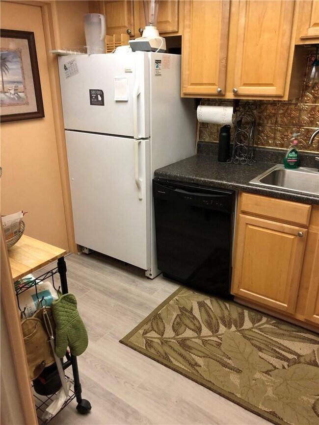 Building Photo - 1967 S Ocean Blvd