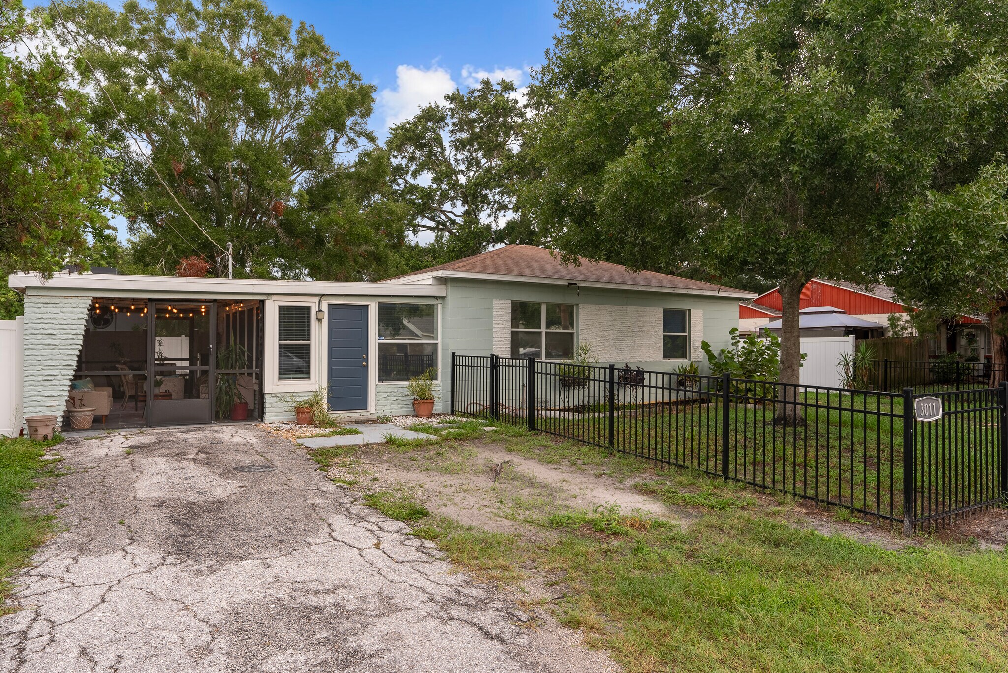 Building Photo - 3011 W Van Buren Dr