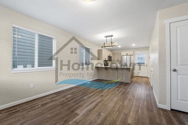 Building Photo - 2 Bedroom 2 Bath Home with Attached Garage Available in Coeur d'Alene!