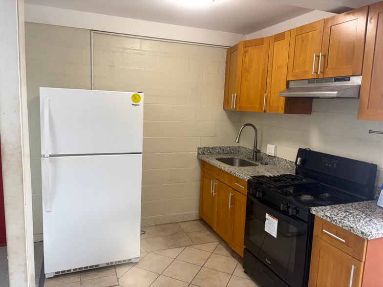 Building Photo - 1238 Rycroft St