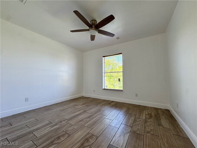 Building Photo - 1300 SW 22nd Ave