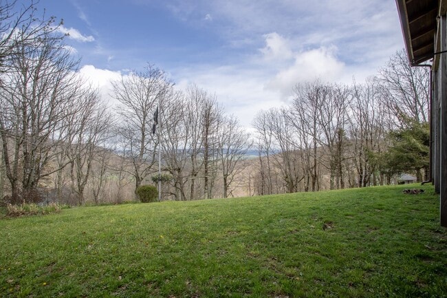 Building Photo - 128 Windy Knob Trail