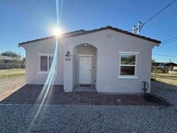 Building Photo - 803 N Van Alstine St