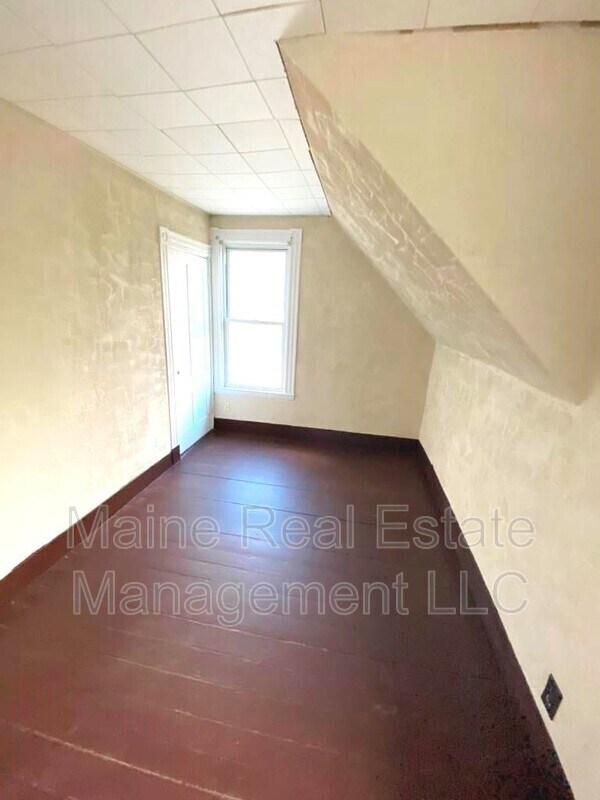 Building Photo - 49 Highland Ave
