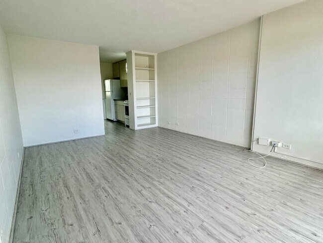 Building Photo - Renovated, 1 Bedroom / 1 Bath convenient location! Available NOW (Rent includes Electricity)