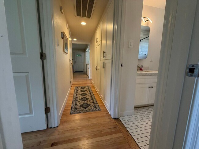 Building Photo - Fully Furnished 3BR/2BA Sacramento Home |  Flexible 3–12 Month Leases