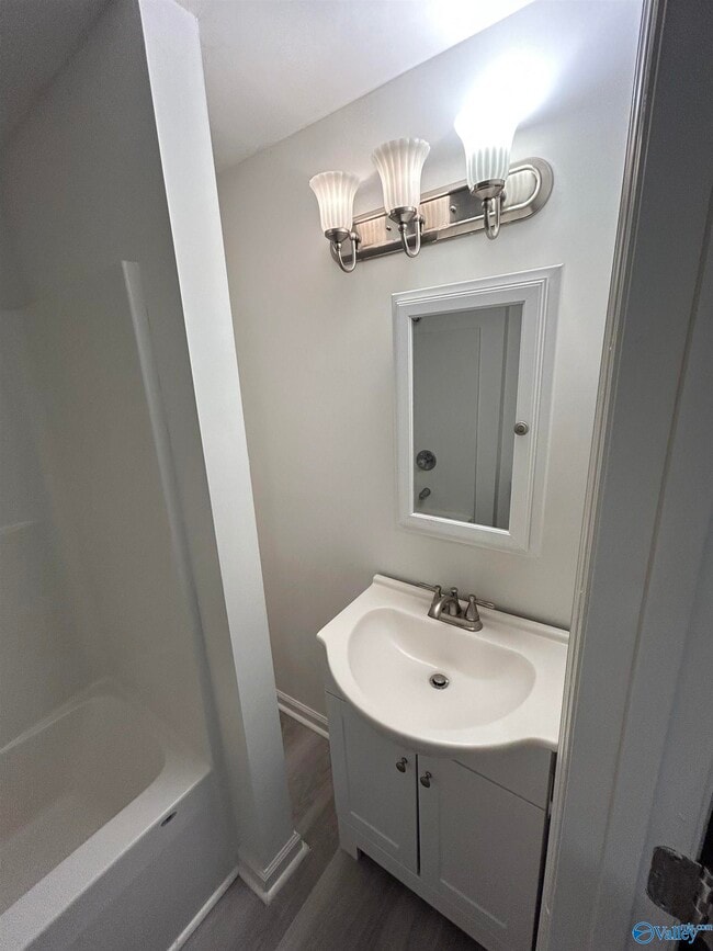 Building Photo - 2910 2nd Ave NW