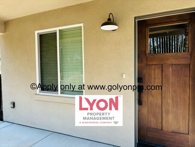 Building Photo - Stunning Modern New Construction 1 bedroom...