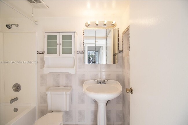 Building Photo - 6995 NW 186th St