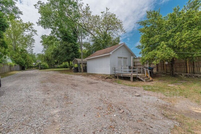 Building Photo - 2158 Broad St