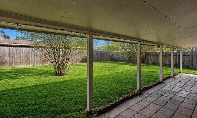 Building Photo - 2022 Crosscoach Ln
