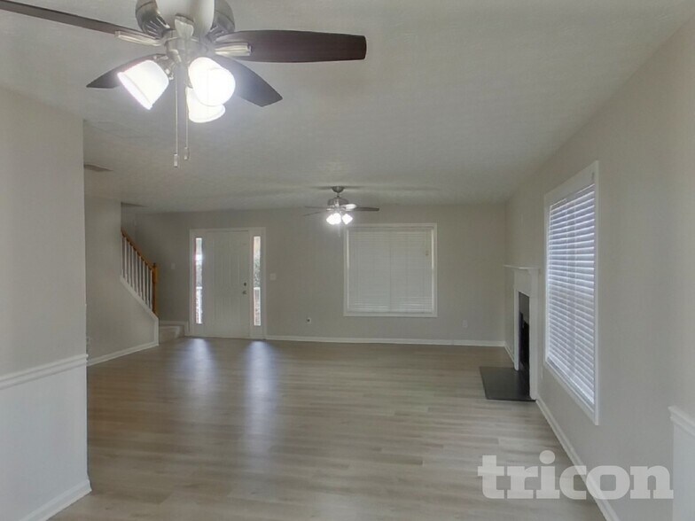 Building Photo - 1504 Riverglen Dr