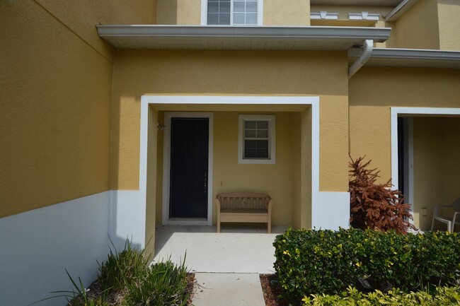 Building Photo - Gorgeous 3/2.5 Townhome in Gated Community...