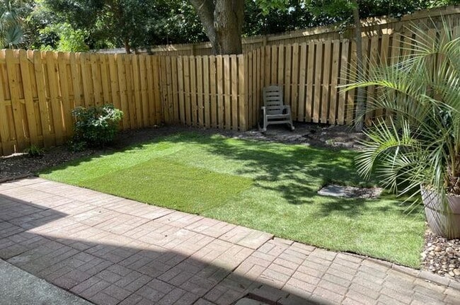 Building Photo - 1142 Monaco Dr