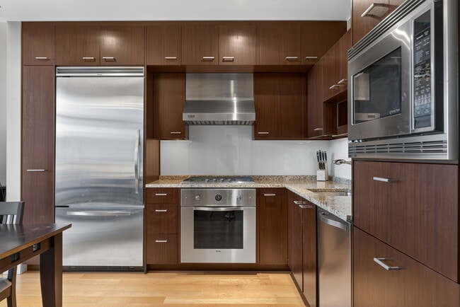 Building Photo - 1001 NW Lovejoy St