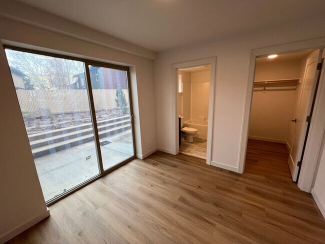 Building Photo - 30515 SW Magnolia Ave
