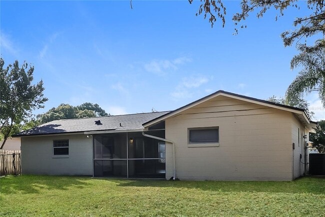 Building Photo - 1829 Columbine Dr