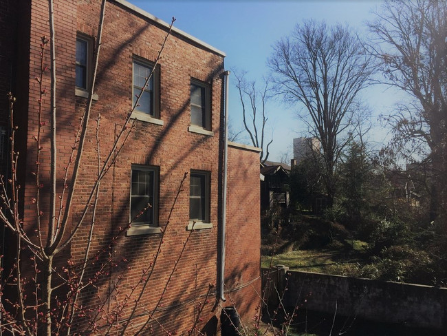 Building Photo - Neal Street Townhomes