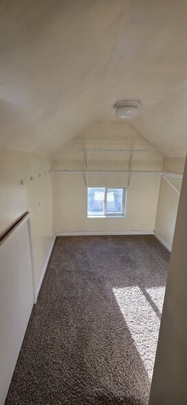 Building Photo - 2545 Hillsdale Dr