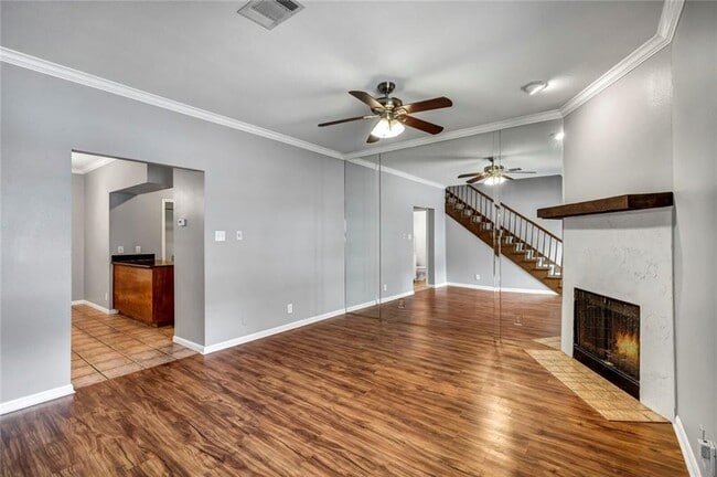 Building Photo - 1307 Kinney Ave