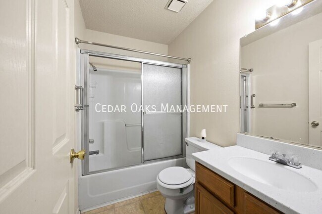 Building Photo - 5908 Sara St