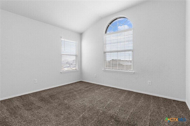 Building Photo - 309 Paddock Ln