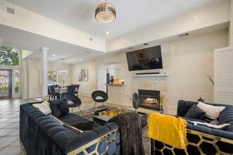 Building Photo - 14311 Islandwoods Dr