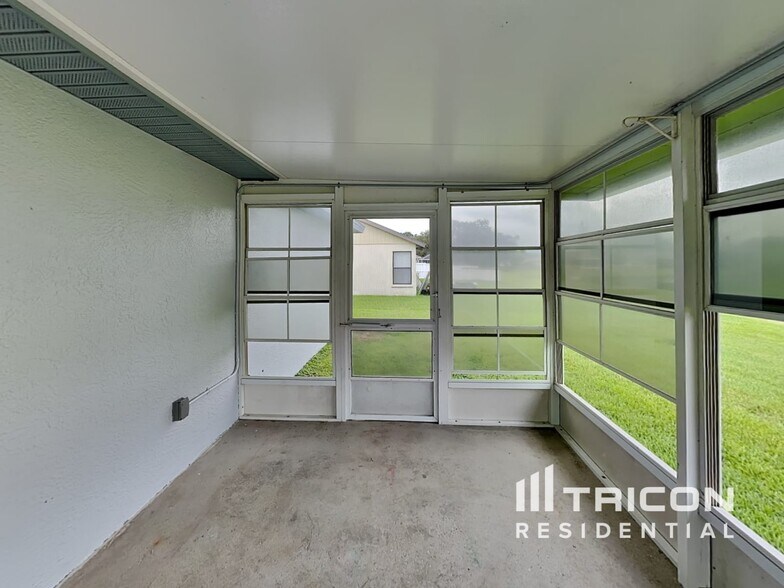 Building Photo - 6504 64th Ln E