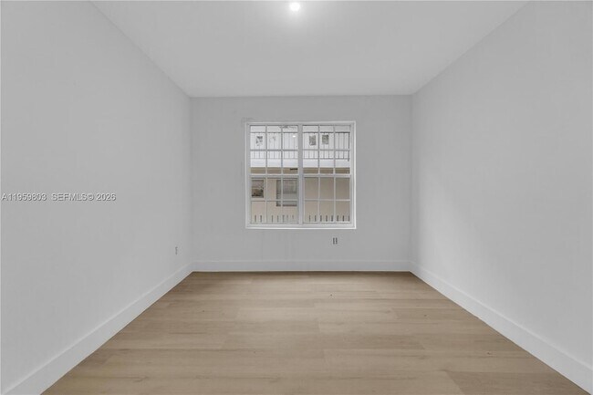 Building Photo - 605 Euclid Ave