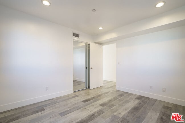 Building Photo - 1107 Carmona Ave