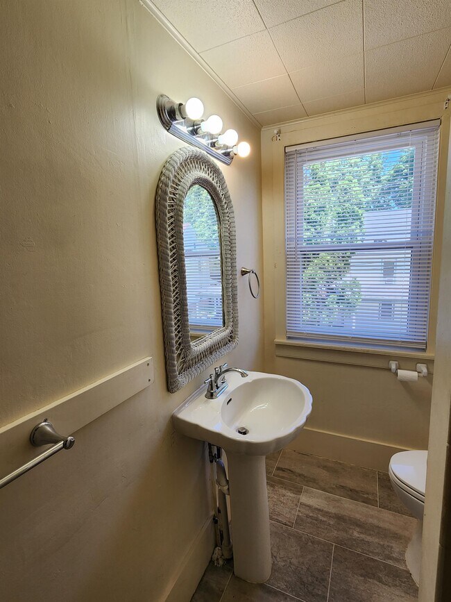 Building Photo - 29 N Prince St