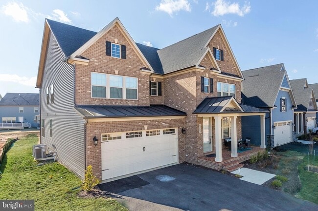Building Photo - 6547 Clubhouse Dr
