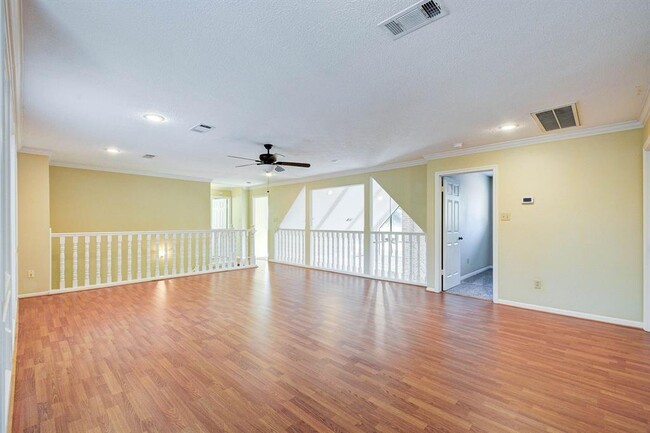 Building Photo - 11743 Riverview Dr